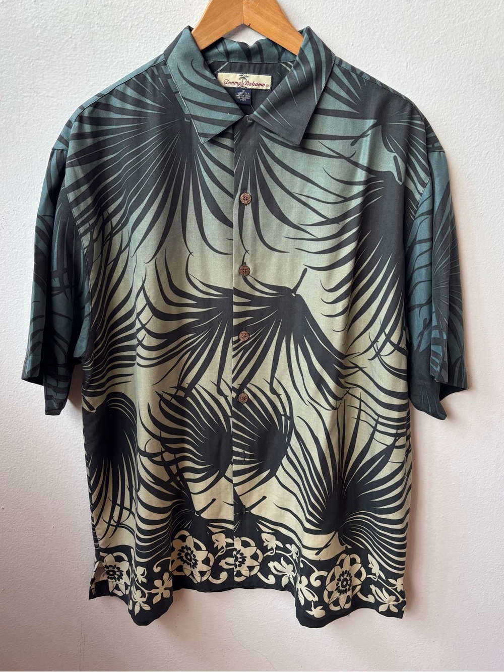 Tommy Bahama Black and Green Palm-Print Short-Sleeve Camp Shirt
